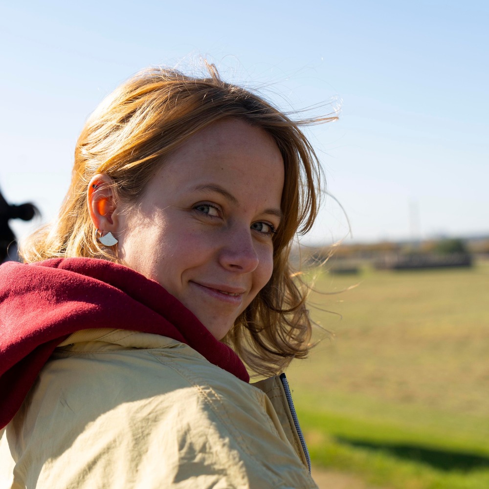 Meet your Posher, Julia